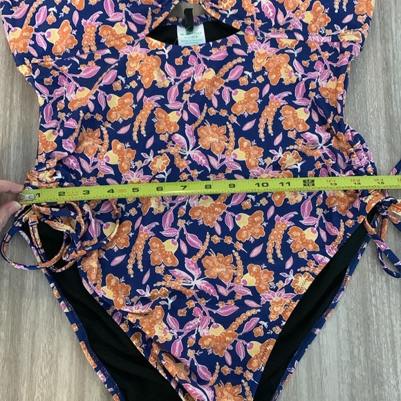 J. Crew Halter cutout one-piece in painted block print Floral Cutout New Size 14 - Picture 10 of 11